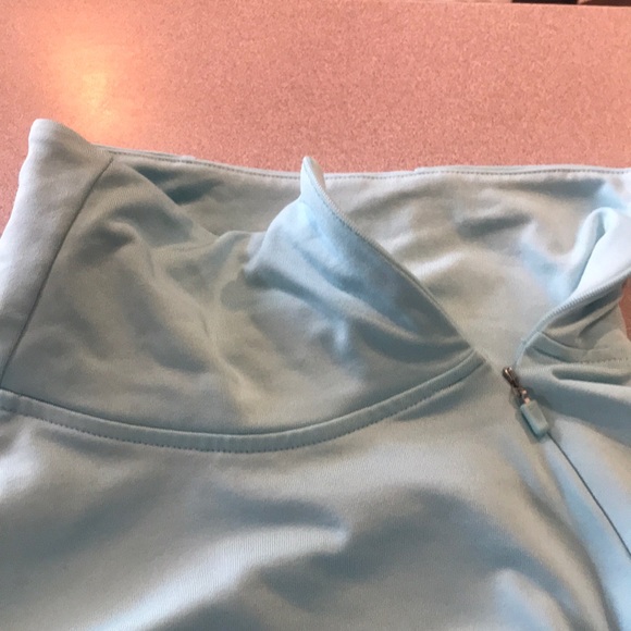 Workout pullover - Picture 2 of 3